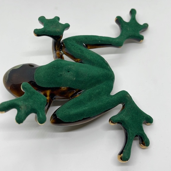 Golden Pond Collection by GREEN TREE Frog - Picture 7 of 9